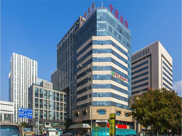 西安宴会礼服厂家